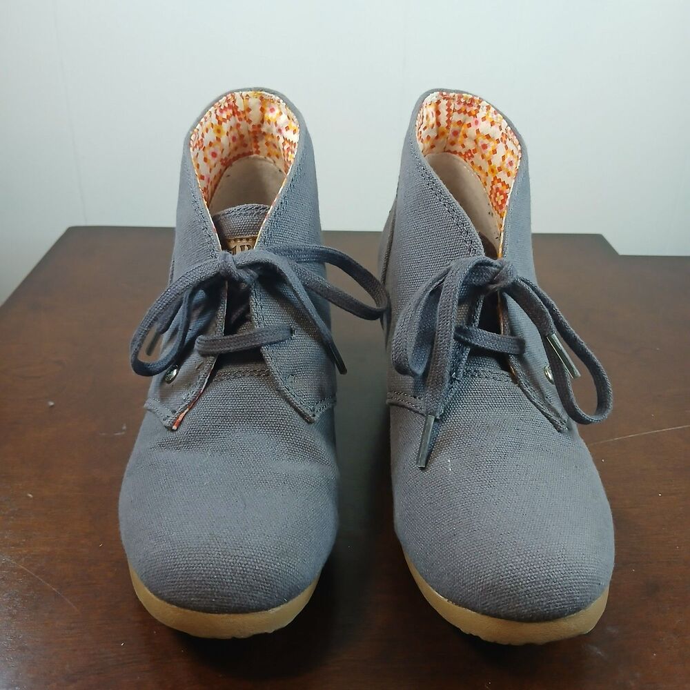 Mad Love Gray Canvas Wedge Shoes Size 8 Pink X Stitch Lace-Up Y2K Coquette